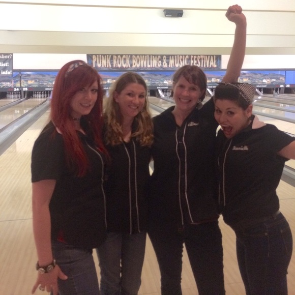 Meet your Posher, Danielle - Picture 2 of 6